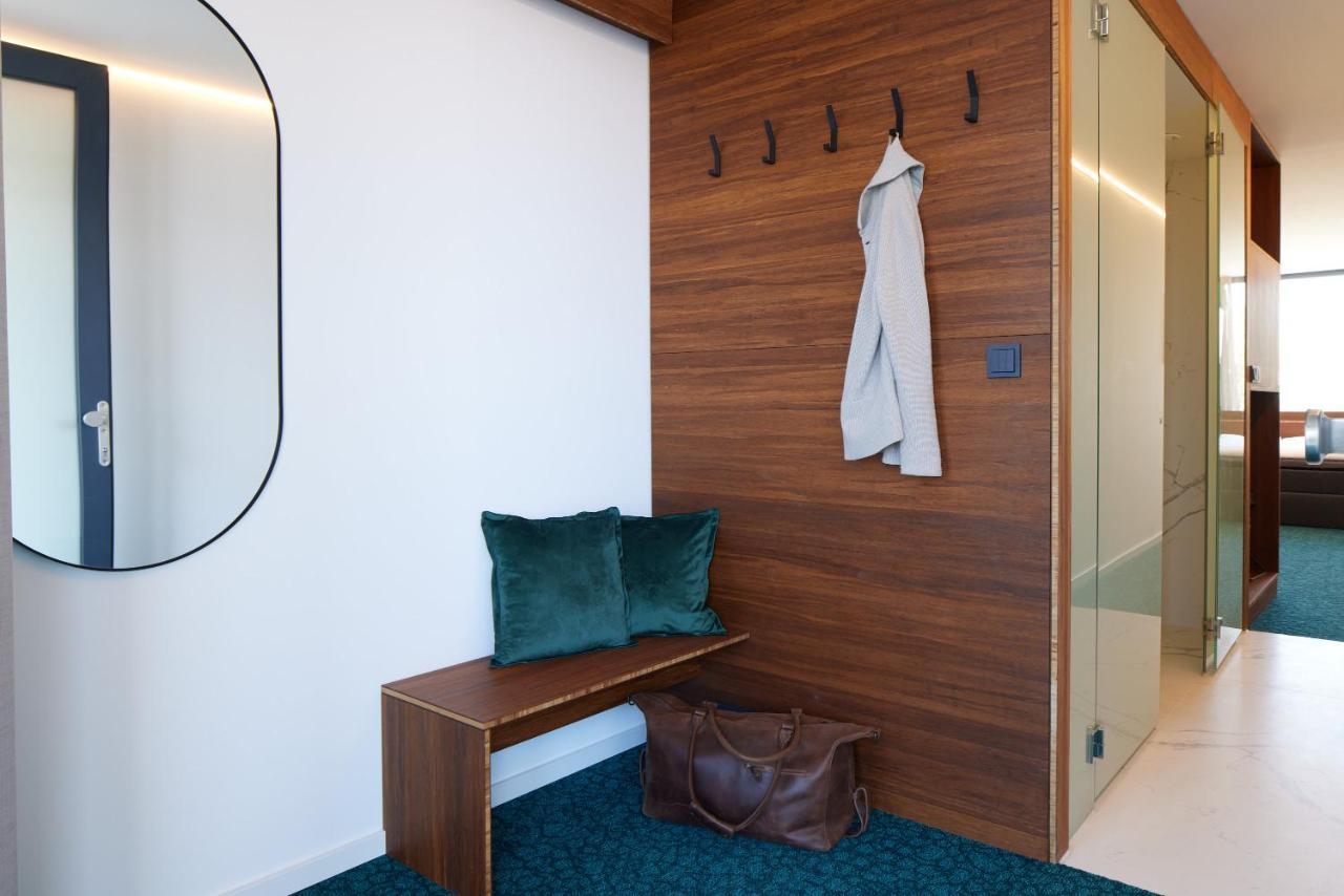 Tin Inn - Erkelenz - Das Hotel Aus Hochwertig Ausgebauten Ueberseecontainern Luaran gambar